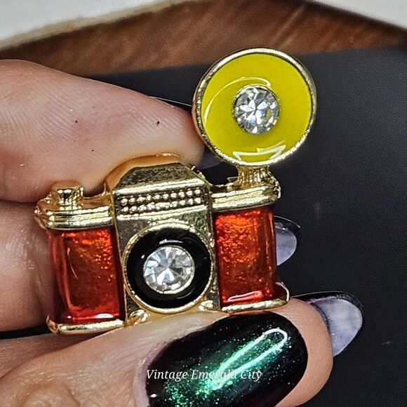 Retro Brooch Vtg Photo Camera Pin Flash Bulb Orange Enamel Rhinestone Gold Tone - Picture 11 of 12